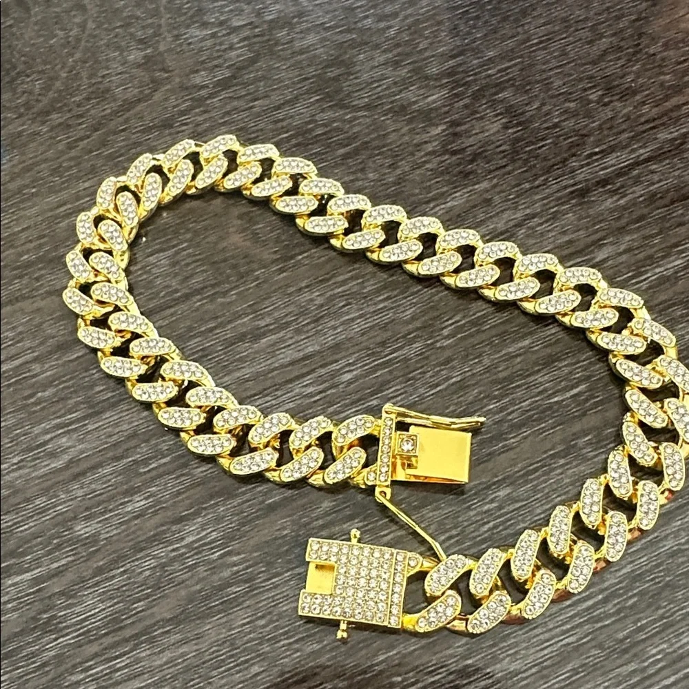 Luxury Gold Dog Collar with Rhinestones
